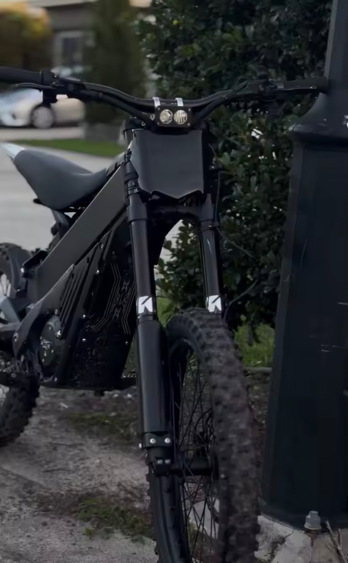 Glossy “Motocutz” Plate