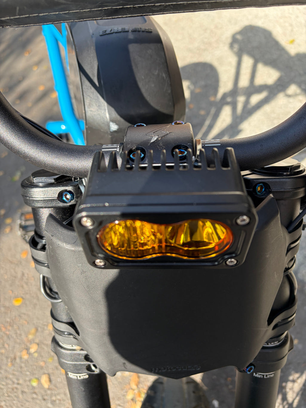 Top shock clamp bolts(2x)