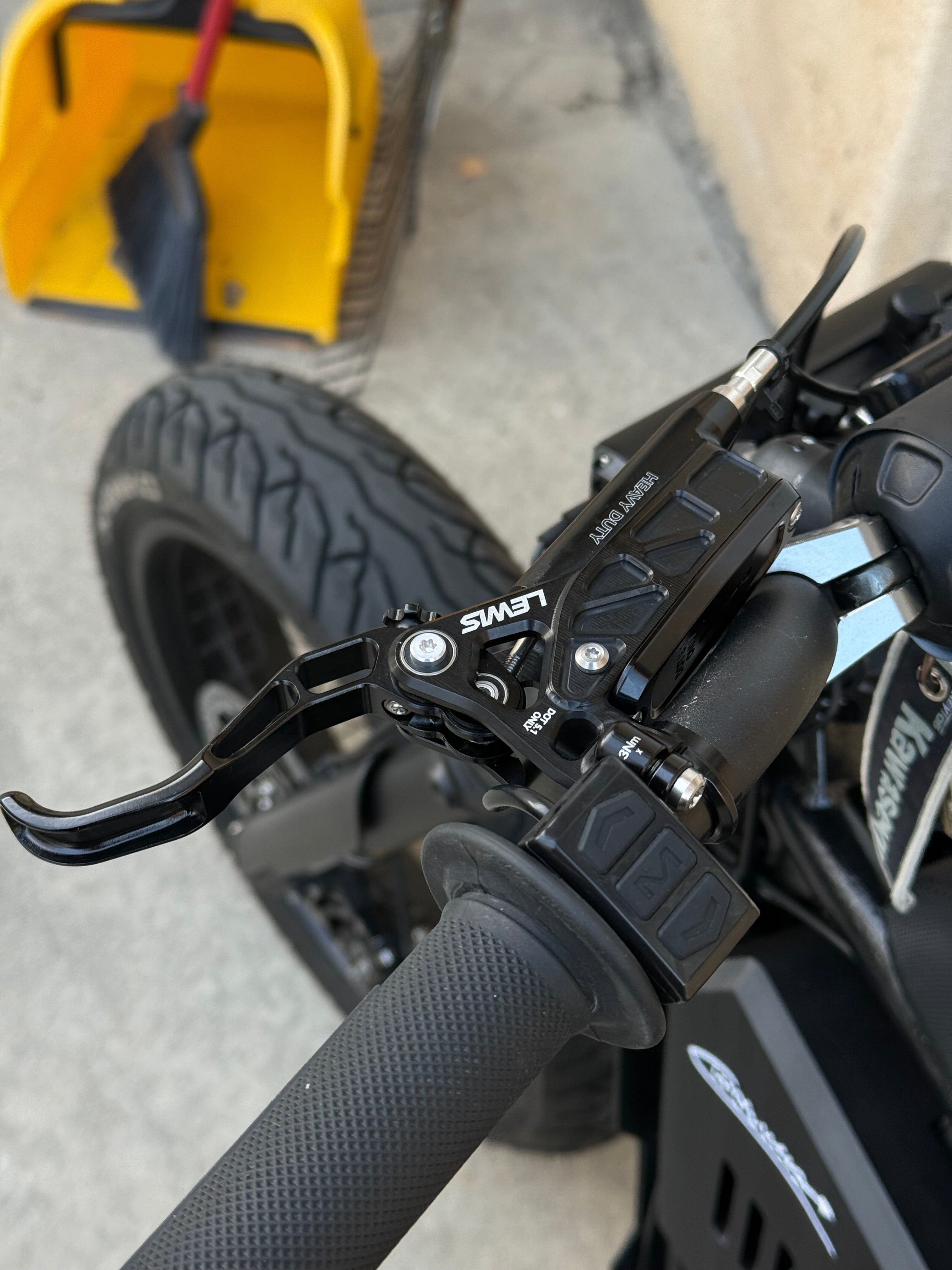 LEWIS EP6+ Axial Cylinder 6 Piston Hydraulic Disc Brake